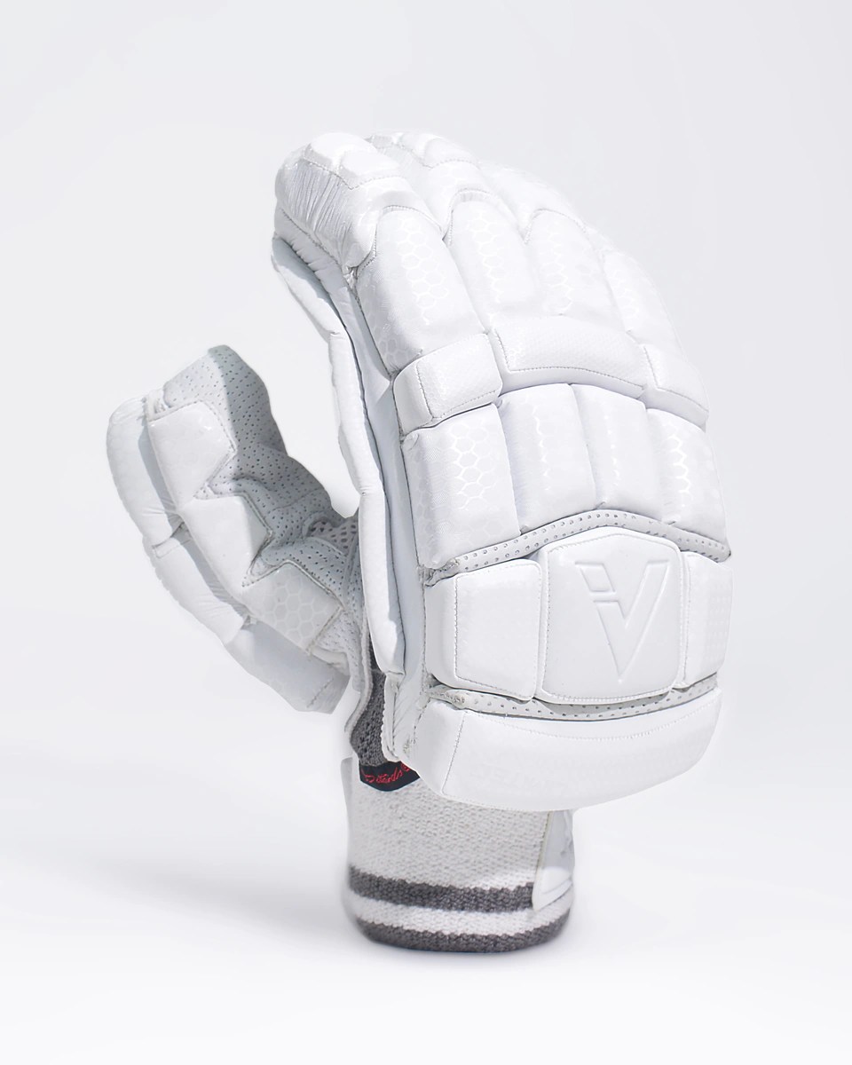 Choosing The Right Cricket Batting Gloves For&nbsp;Starters